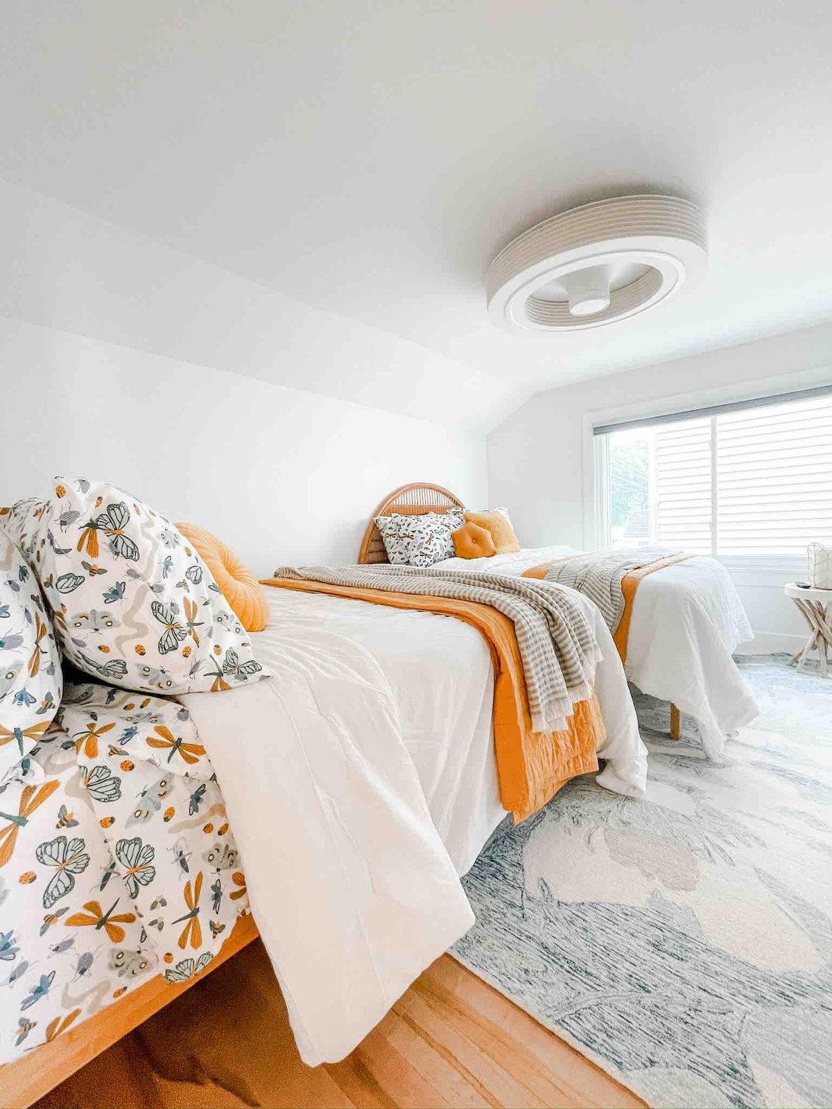 Vitanda viwili vya ukubwa kamili vina starehe kwa kundi lako lote.