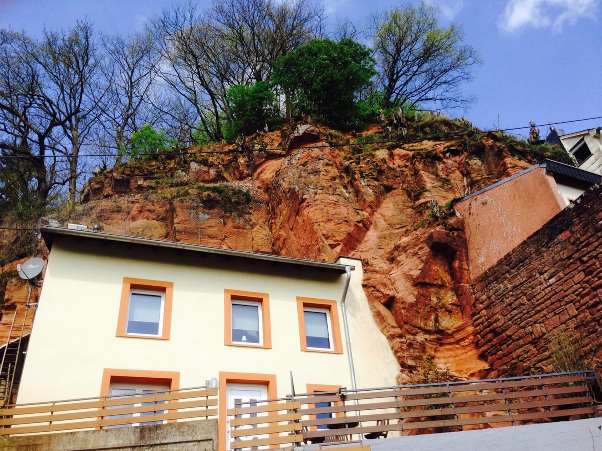 ROCK HOUSE with views over Trier