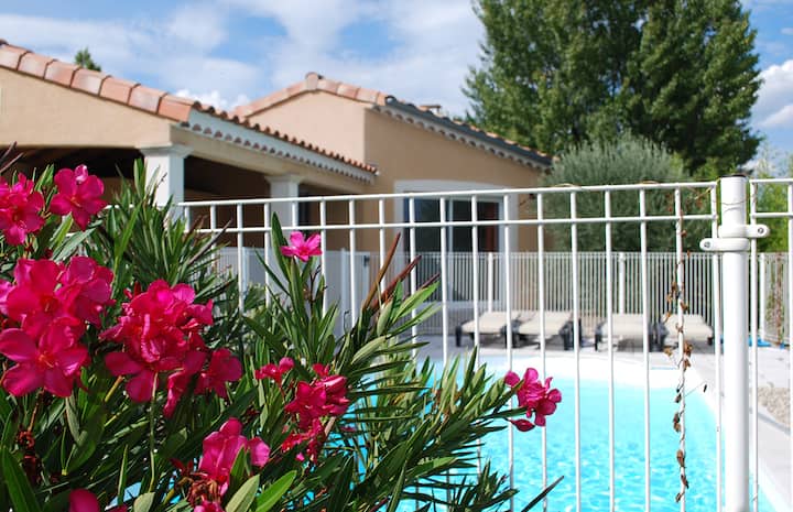 Villa Patio Avec Piscine Vallon Pont D'arc Ardèche - Grospierres