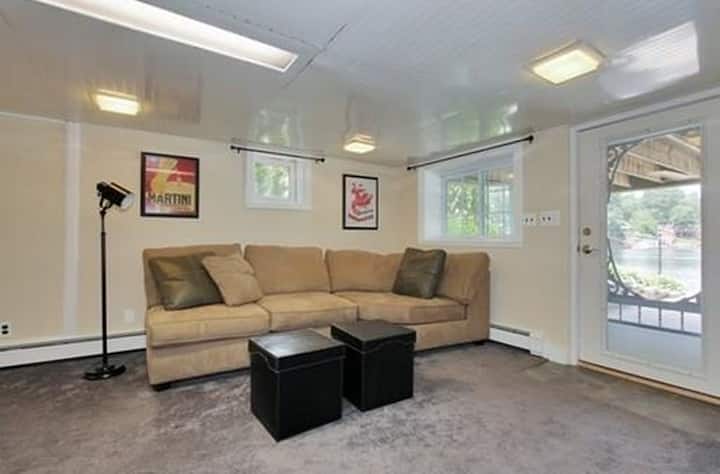 Private Mother-in-law Apartment On The Lake! - Marlborough, MA