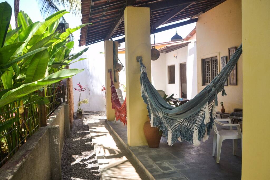 Terraço com redes para um bom descanso, ou uma boa leitura.
