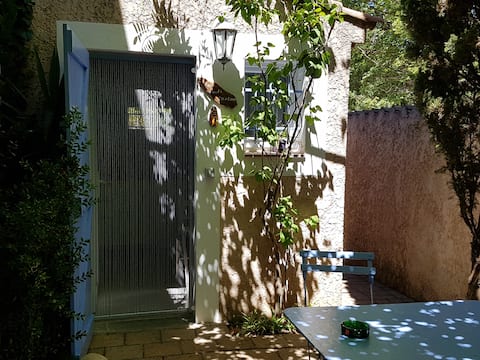 Appartement entier, piscine "Lou Pouli Cantoun"