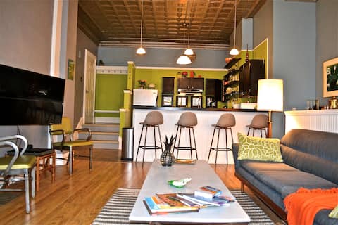 Successful Airbnb property: Center of Tremont Mid-Century in Tremont