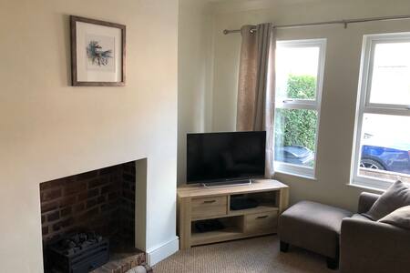 Lovely two bed house in Hoole, Chester