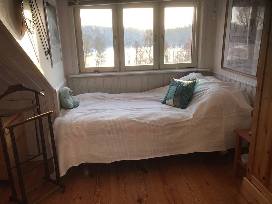 Sängen i rummet