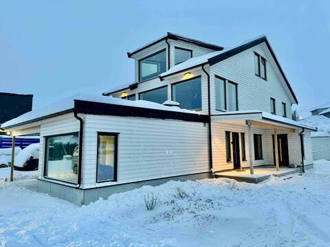 Big modern seafront apartment in Kirkenes center
