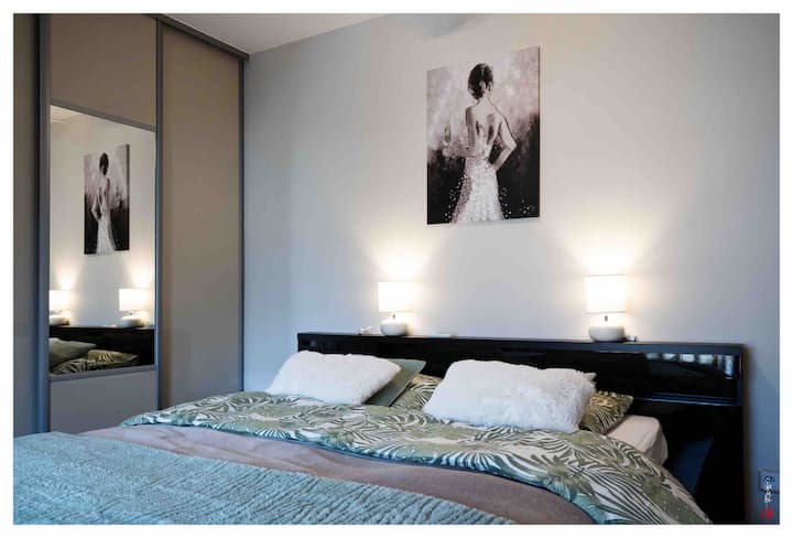 berceau pliant sous les escaliers