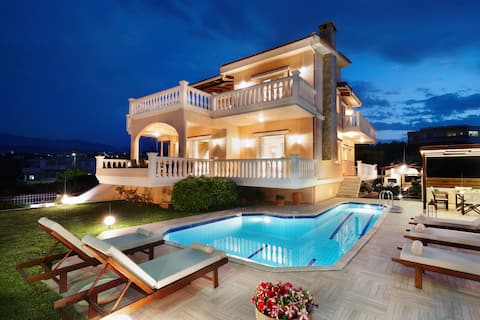 Villa Vanelia Mare - Only 1 week left in August!