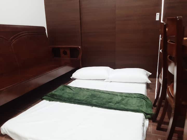 Matrac na podlahu je možné umiestniť v obývacej izbe.

Pre pohodlie hostí je v apartmáne k dispozícii 3 matrace na podlahu.