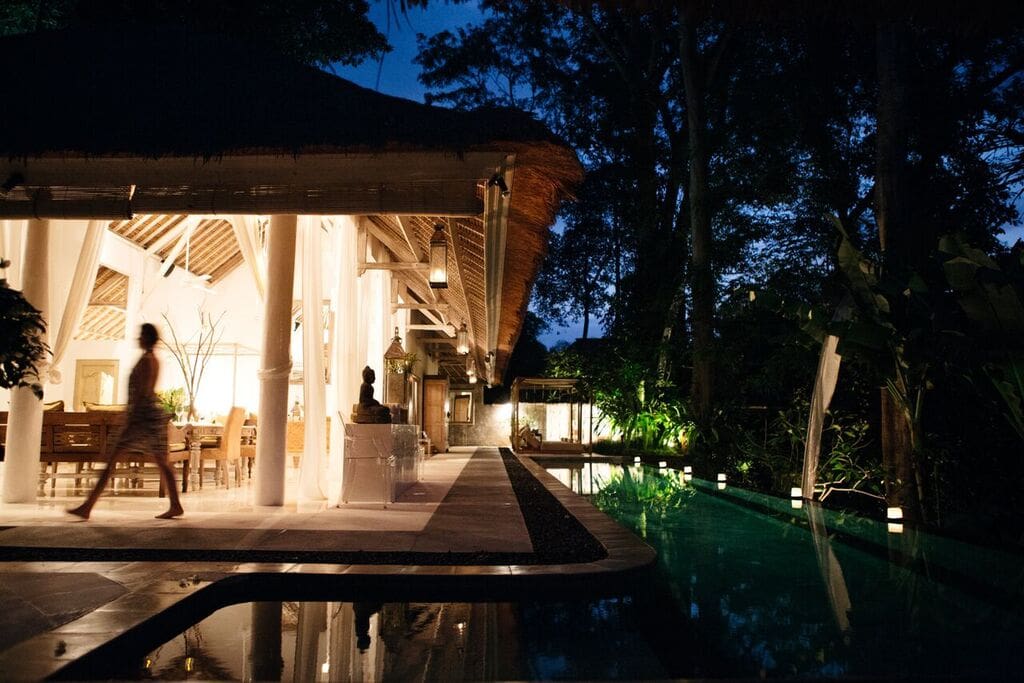 The villa comes to life at dusk