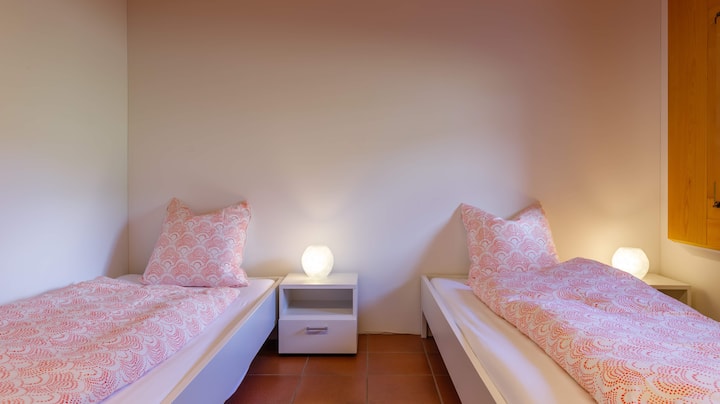 „ეს ტერიტორია გთავაზობთ განსაცვიფრებელ ლანდშაფტებსა და მრავალფეროვან აქტივობებს ოჯახთან და მეგობრებთან ერთად სასიამოვნო მომენტებისთვის“. 