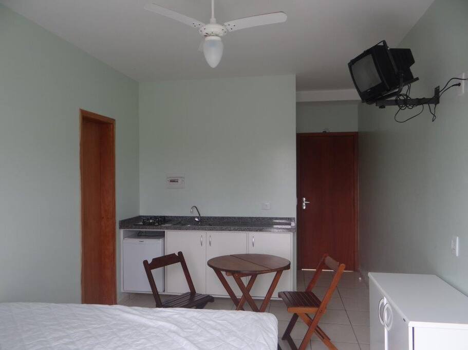 Sala e cozinha com 2 sofá cama