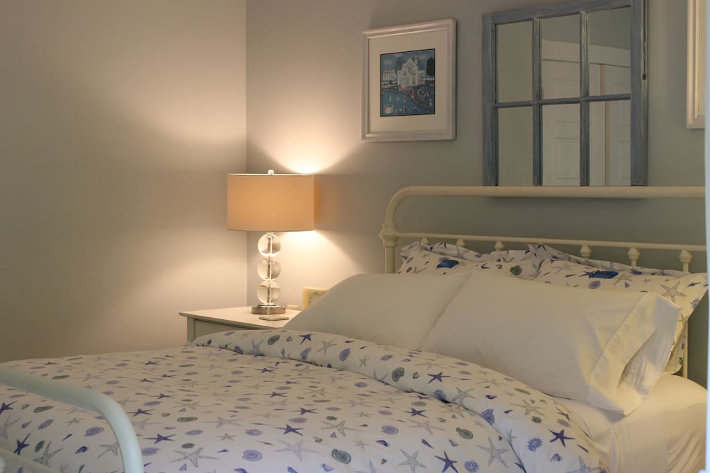 Queen bed, air conditioned, radiant heated floors