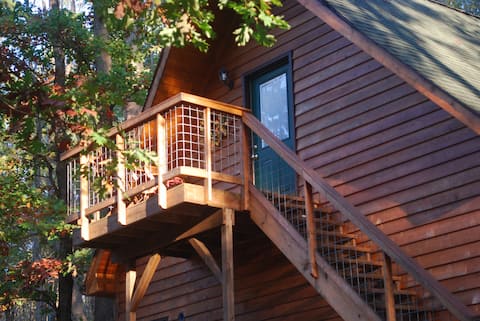 Guest Suite/Loft close to University Park