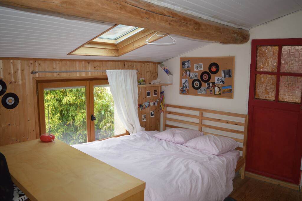 Chambre 1 avec vue sur le jardin