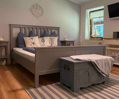 Beautiful maritime double room on Branterei farm