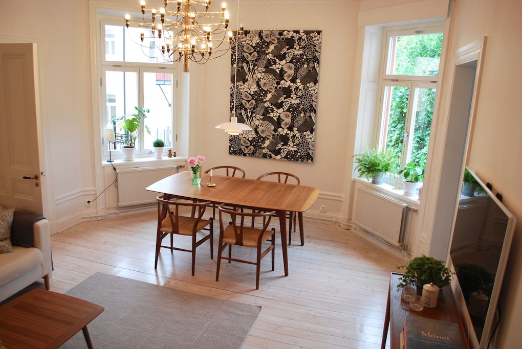 Dining/TV room