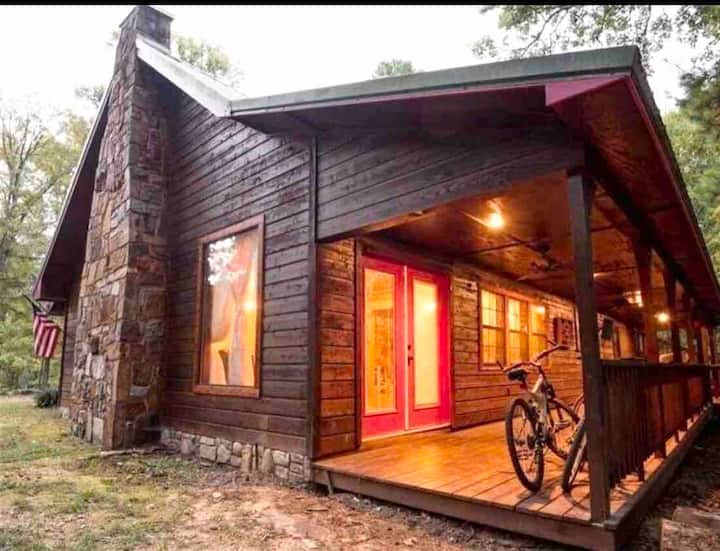 Charmed! A Hochatown Gem & Family Friendly Cabin Cabins for Rent in Broken Bow, Oklahoma