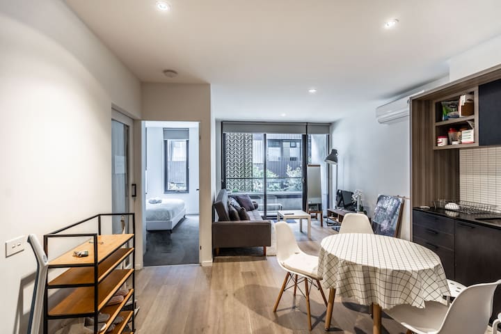 Airbnb 374 Cardigan St Vacation Rentals Places To Stay