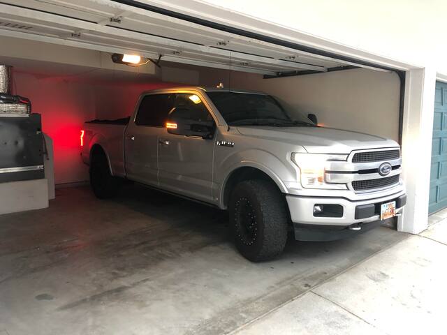 Luxe Ocean View Home w Parking -Sleeps20 -South MB gallery image 5