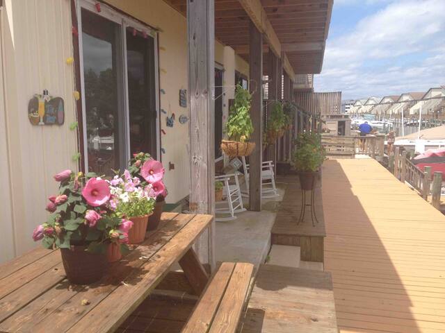 Winter off season getaway on the canal