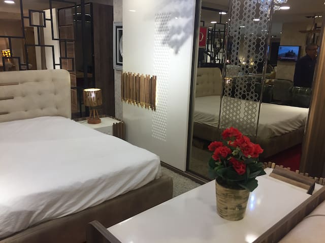 Yasilkent Mahallasi, Fitower