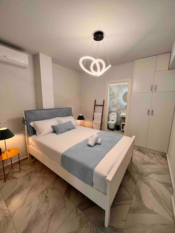 Casa de Tres Hermanos in the Heart of Athens gallery image 2