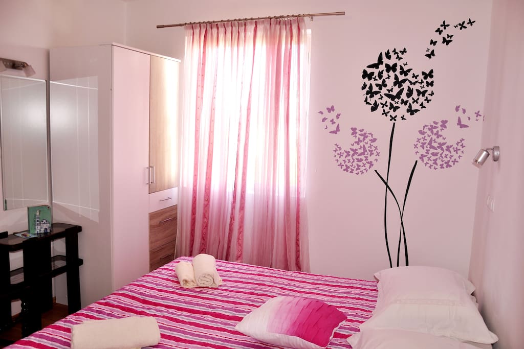 bedroom with a double bed