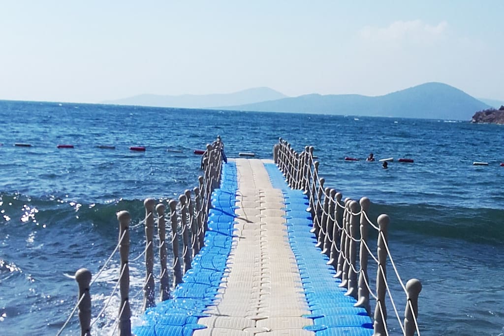 Floating Pier