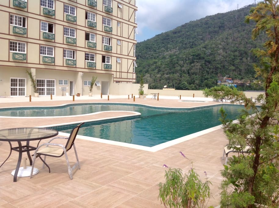 Piscina com bar