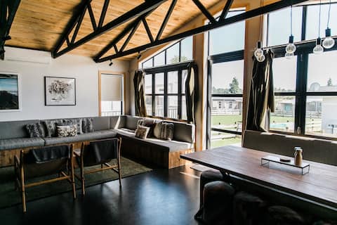 Snowmass Hut - Base for your mountain adventure