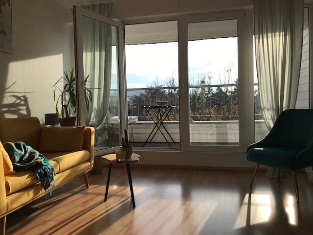 Kleines aber feines Zimmer zu vermieten.