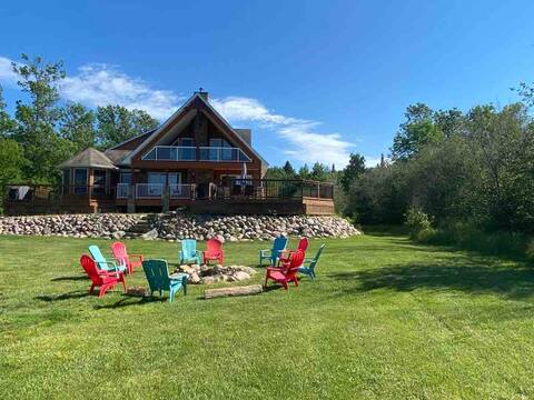 Waterfront Lake House on Lake Nosbonsing
