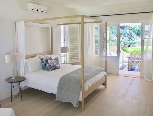 Spacious stylish cottage perfect for work/leisure