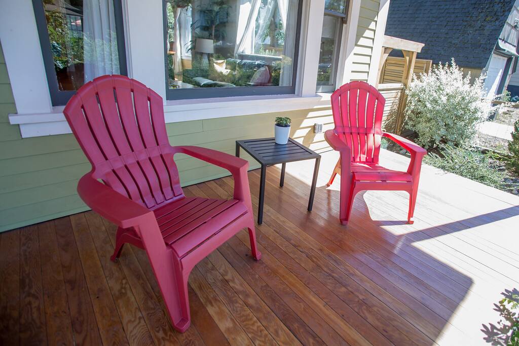 Front porch, perfect for morning coffee