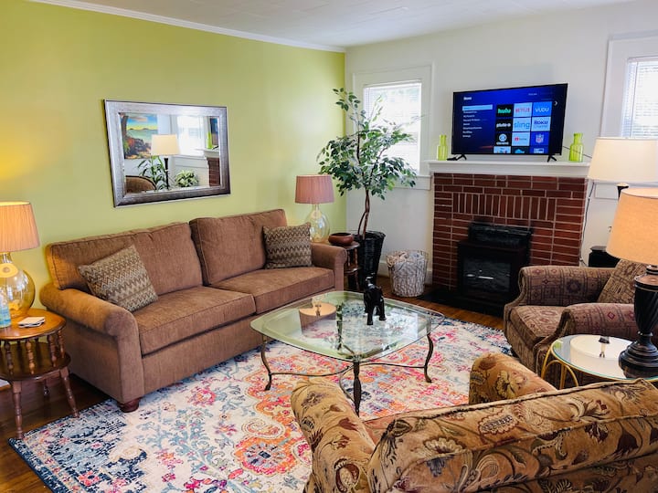 “Sweet Hickory Hideaway!” Close To Everything! - Hickory, NC