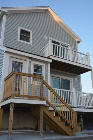 Sea Breeze Cottage. Single family home. gallery image 2