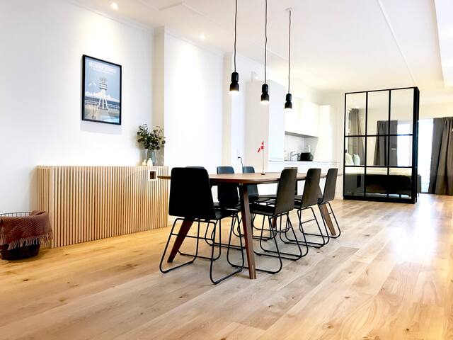 ★168m2 Best Location city LUXURY 5★Prof Cleaning★ gallery image 5