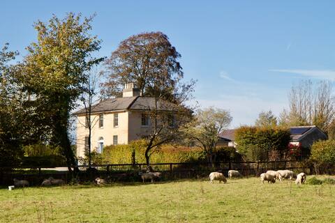 Hotwell House - Boutique Luxury in Old Coach House