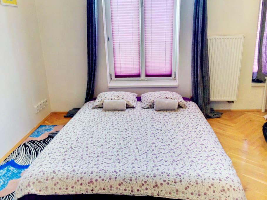 2nd bedroom with air mattress inditex