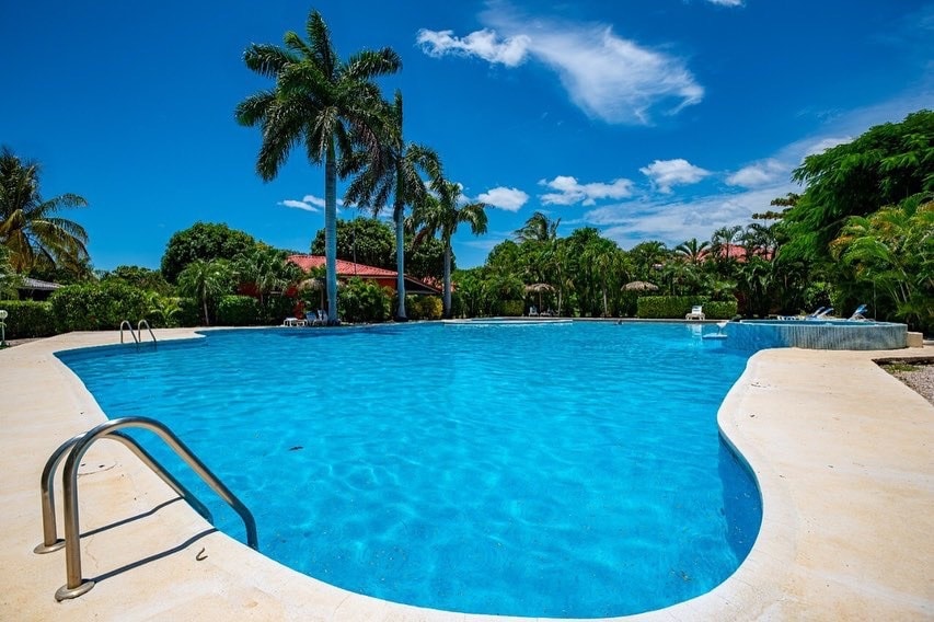 Basic Oceania villa just a few steps away from the
Beach.
