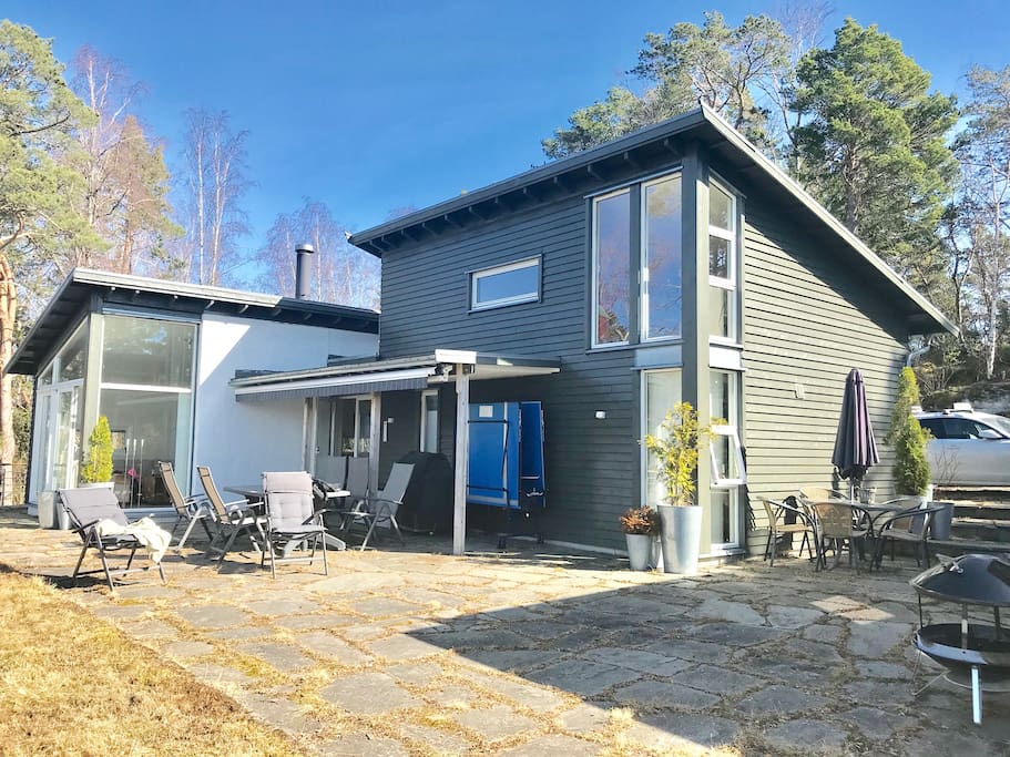 Hytten fra forsiden