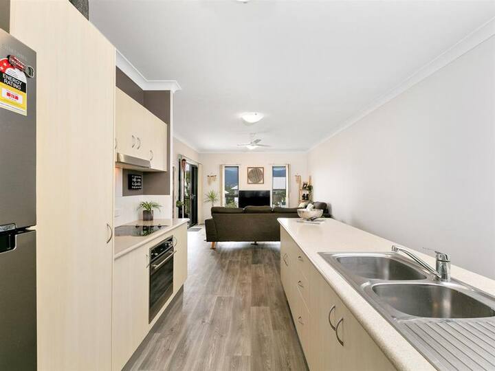 Cairns City Living-1 bed/1 bath shared apartment