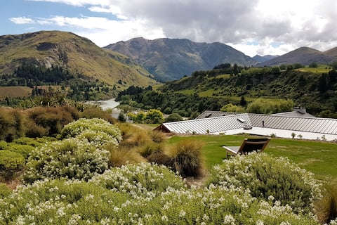 Private, luxurious, peaceful escape for 1-4 people