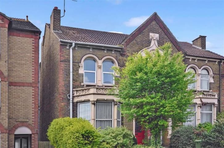 Single Rooms To Rent In Sittingbourne Single Rooms To Rent In Sittingbourne
