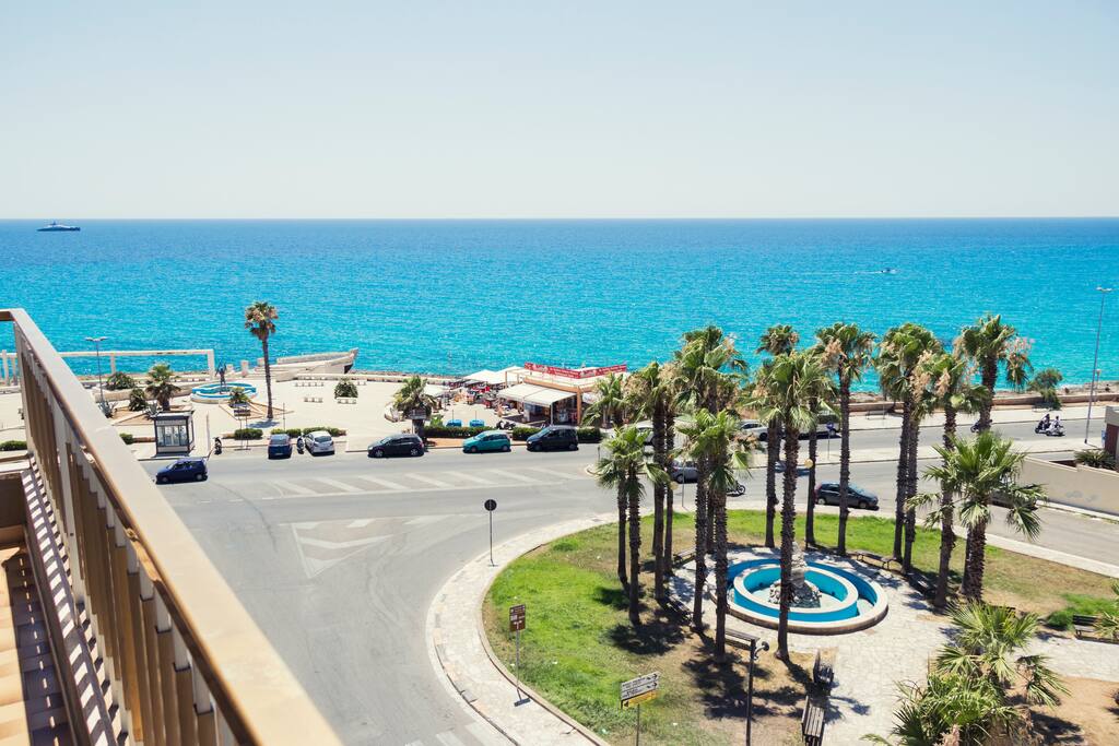 Soggiorno - vista mare - seconda foto