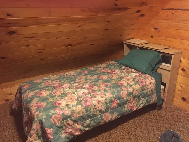 מיטה בלופט (מיטה זוגית)