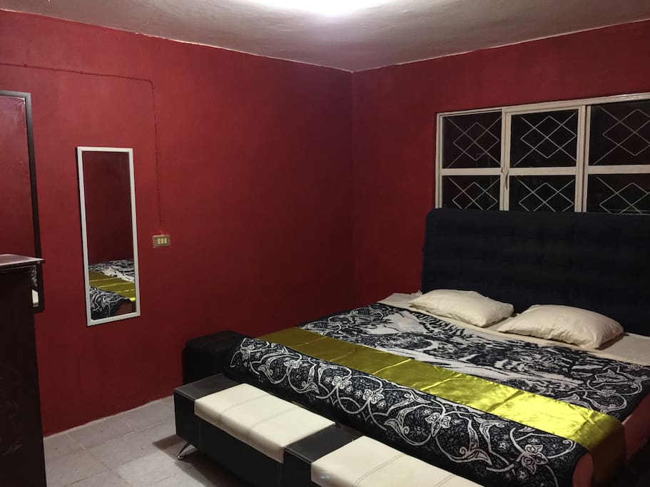 Habitación A. Se puede rentar por separado, favor de buscar en nuestros espacios anunciados