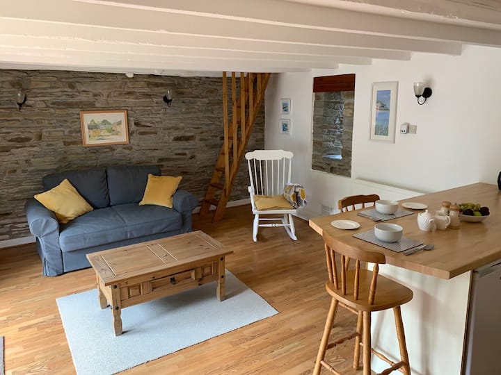 The Cwtsh @ Helyg Fach - Ceredigion