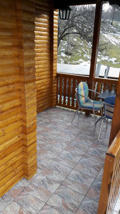 COVERED TERRACE